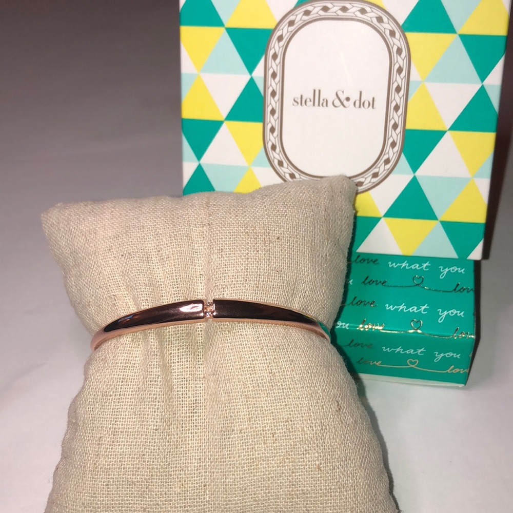 Stella & Dot Pavè bar cuff in Rose Gold